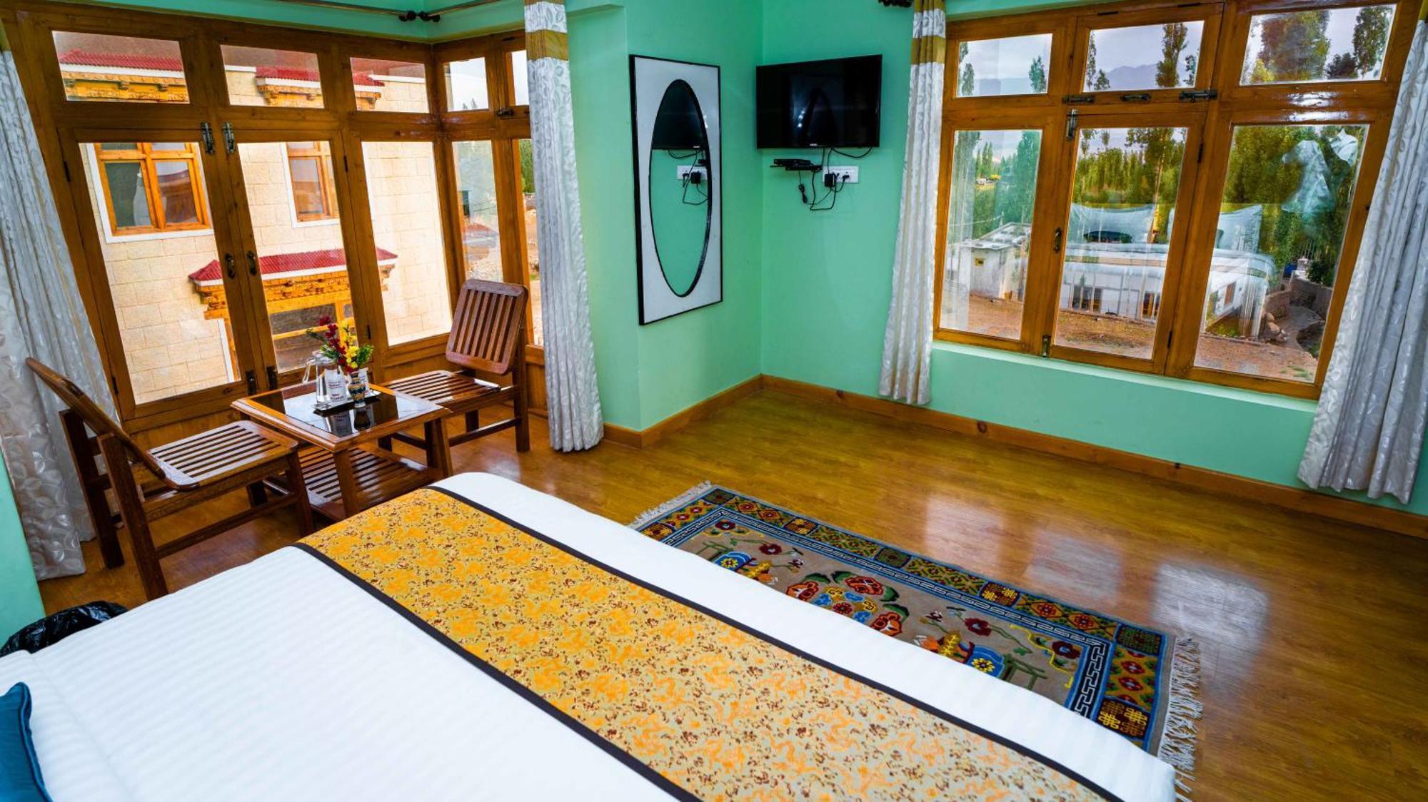 Hotel Om Ladakh レー エクステリア 写真