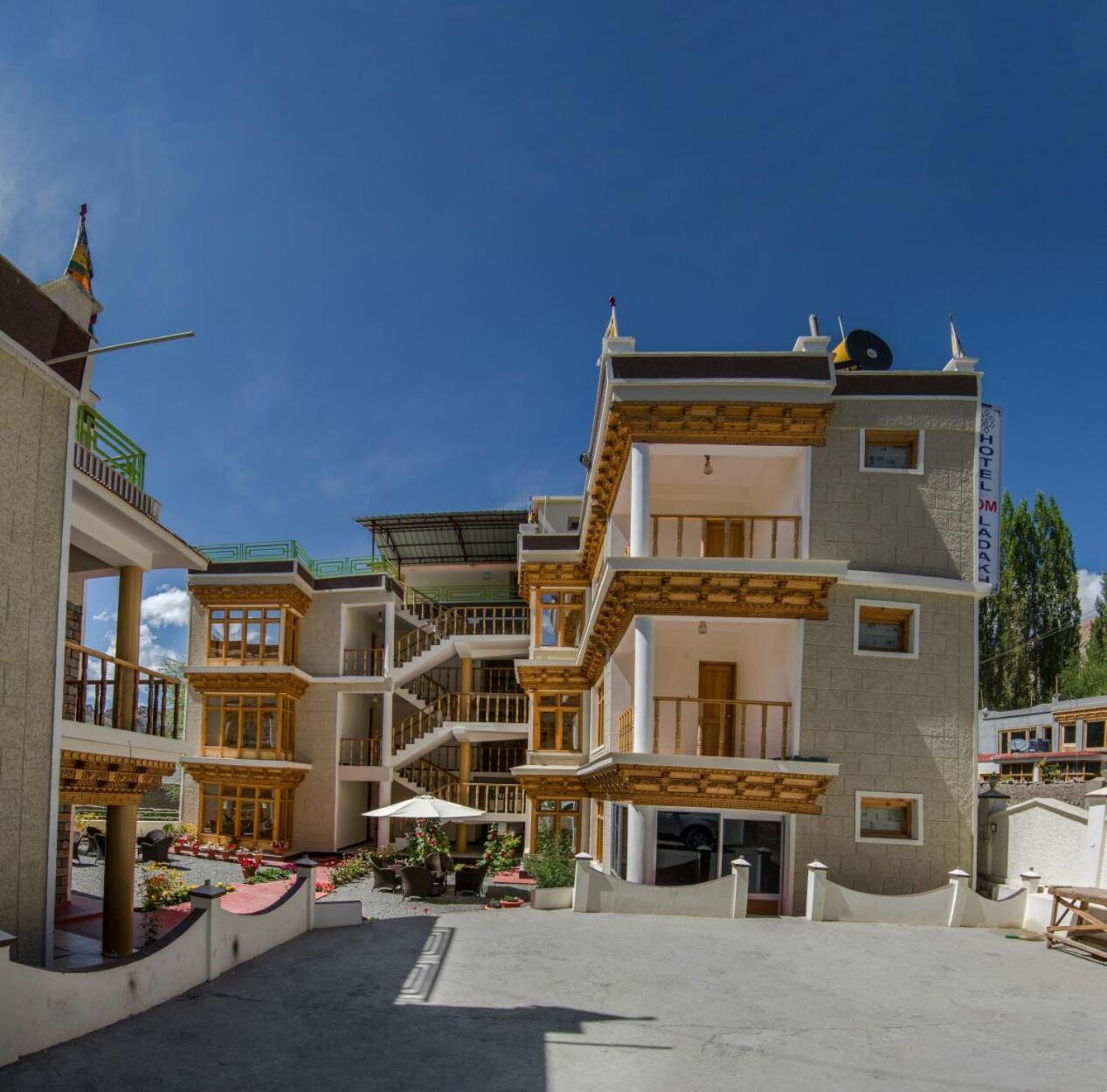 Hotel Om Ladakh レー エクステリア 写真