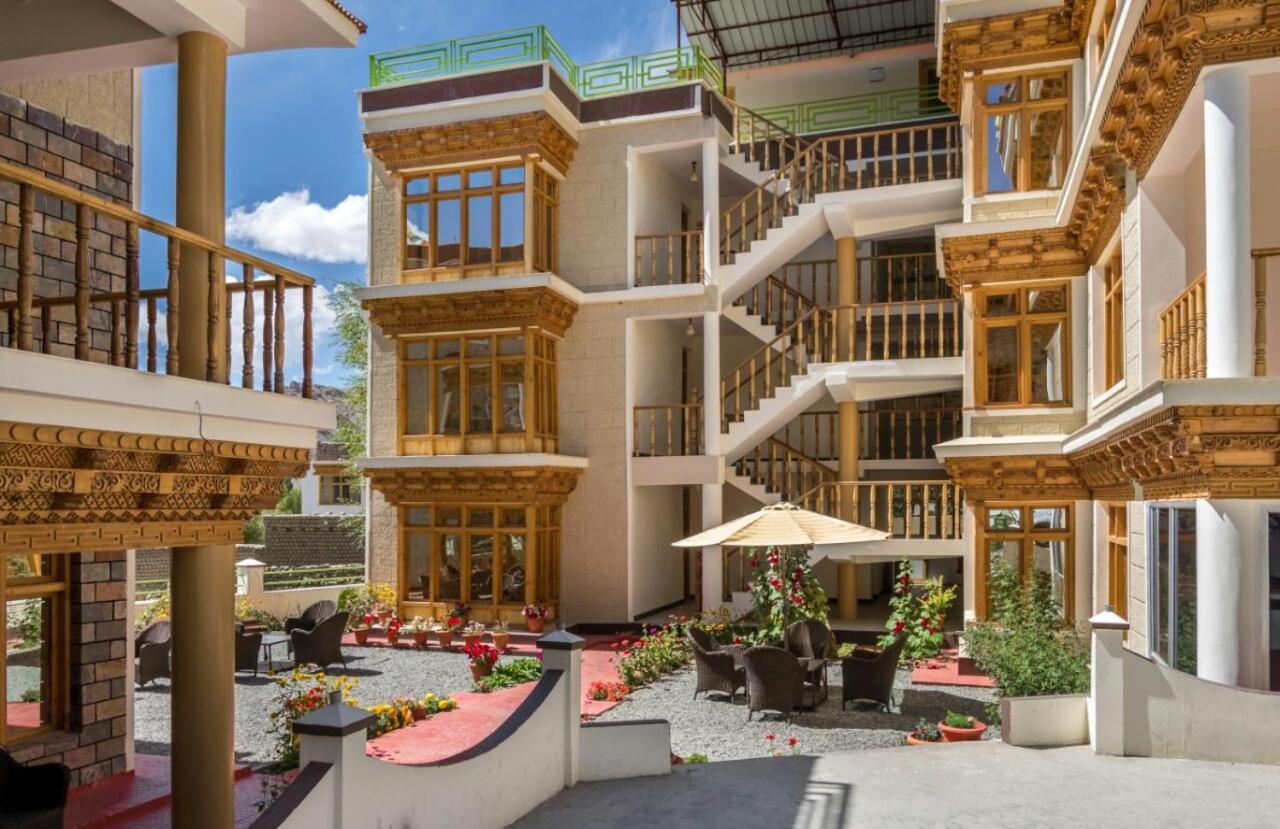 Hotel Om Ladakh レー エクステリア 写真