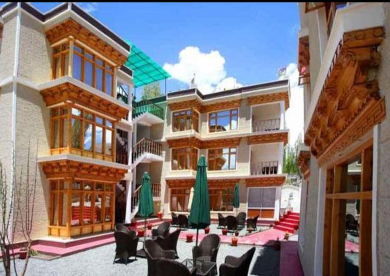 Hotel Om Ladakh レー エクステリア 写真
