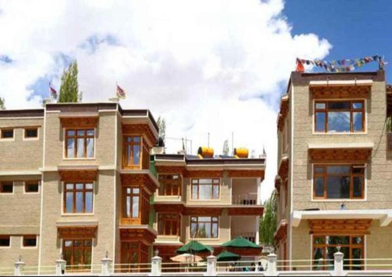 Hotel Om Ladakh レー エクステリア 写真
