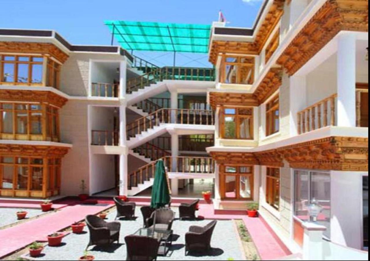 Hotel Om Ladakh レー エクステリア 写真